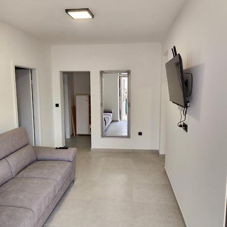 H&D Apartment Sumartin Exterior photo